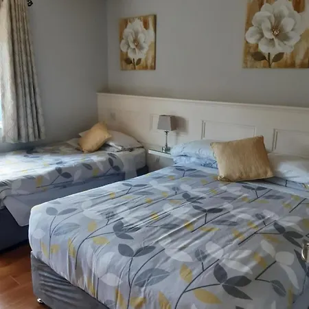 Acres Guesthouse- Only 게스트하우스 Lower Coolcorcoran