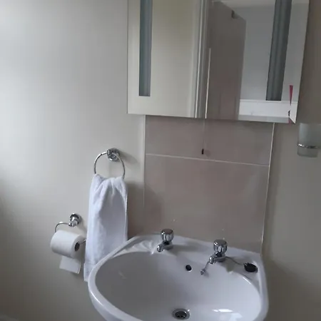 Acres Guesthouse- Only * Lower Coolcorcoran