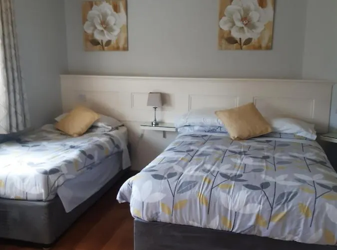 Acres Guesthouse- Only 招待所 Lower Coolcorcoran