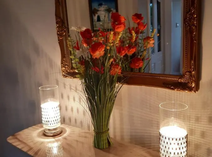 Acres Guesthouse- Only 招待所 *