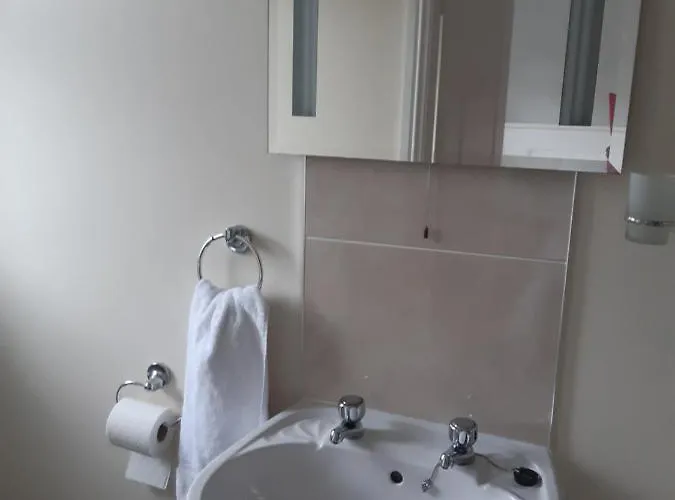 Acres Guesthouse- Only * Lower Coolcorcoran