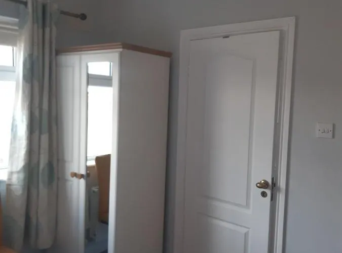 招待所 Acres Guesthouse- Only Lower Coolcorcoran